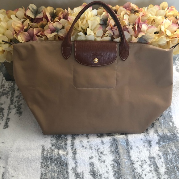 Longchamp Handbags - Longchamp Le Pliage medium short handle bag